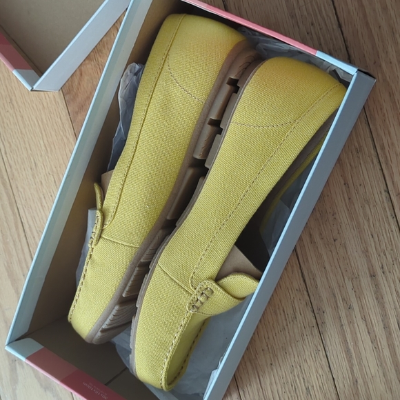 SOUL Neutralizer Loafers, Yellow - Picture 3 of 3